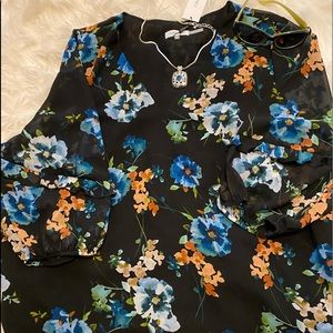 Size 1 x Calvin Klein top